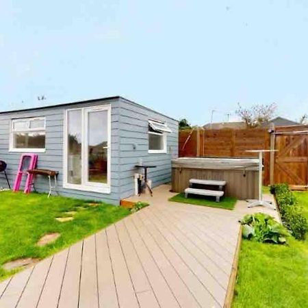 Love Lancing By The Sea With Optional Large Hot Tub Sleeps Up To 8 & Free Parking Villa Eksteriør billede