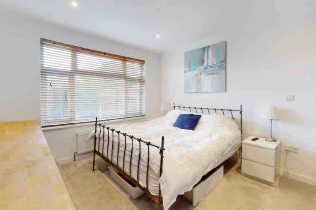 Love Lancing By The Sea With Optional Large Hot Tub Sleeps Up To 8 & Free Parking Villa Eksteriør billede