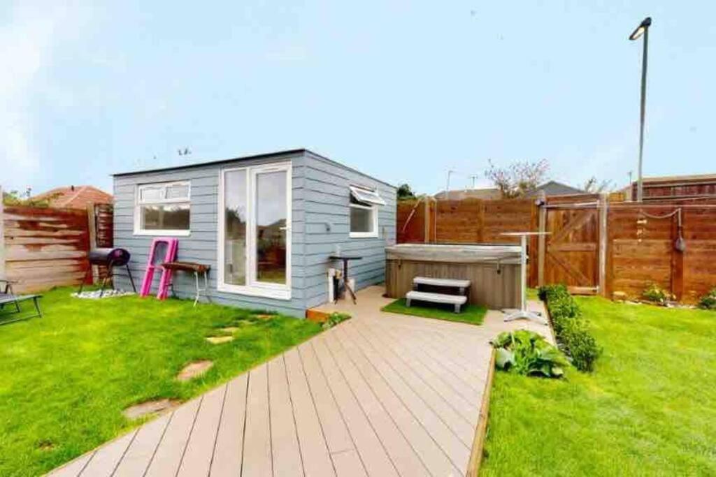 Love Lancing By The Sea With Optional Large Hot Tub Sleeps Up To 8 & Free Parking Villa Eksteriør billede