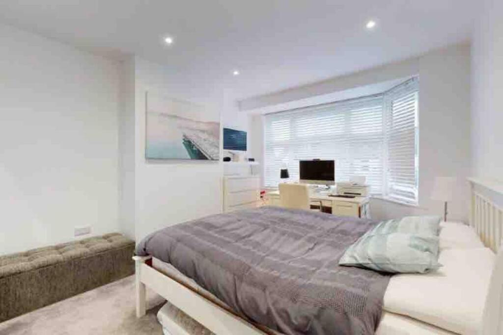 Love Lancing By The Sea With Optional Large Hot Tub Sleeps Up To 8 & Free Parking Villa Eksteriør billede