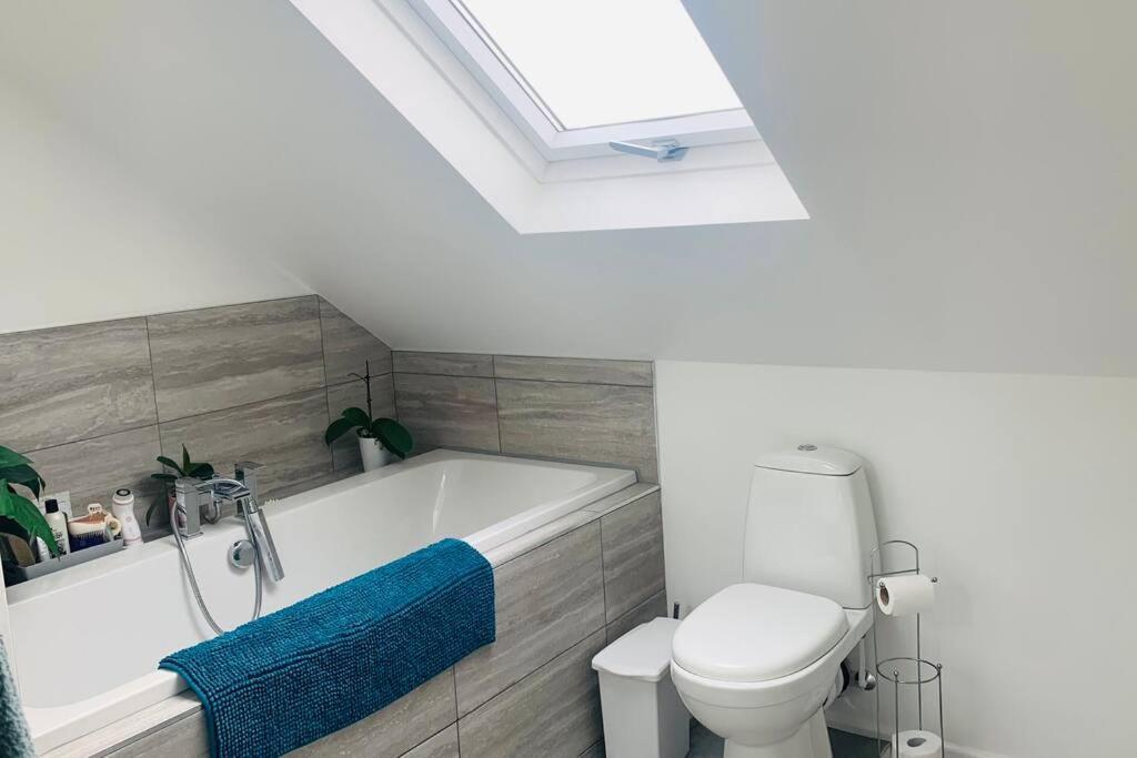 Love Lancing By The Sea With Optional Large Hot Tub Sleeps Up To 8 & Free Parking Villa Eksteriør billede